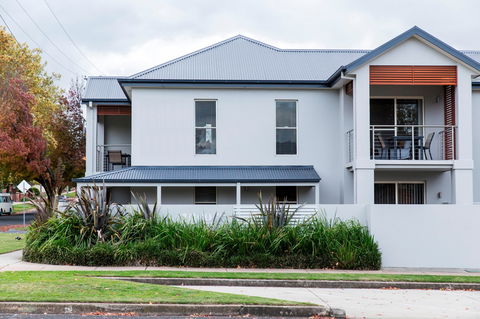 Stay Bathurst - Kingaroy Accommodation 0