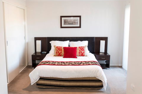Stay Bathurst - Kingaroy Accommodation 1