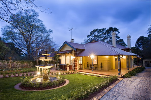 Varenna - Luxury Leura Accommodation - Kingaroy Accommodation 0