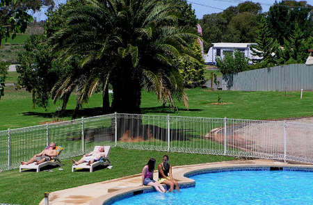Swan Hill Holiday Park - Kingaroy Accommodation 0