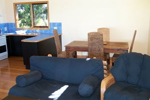 Black Cockatoo Cottages - Kingaroy Accommodation 3