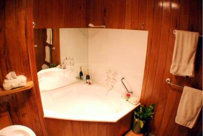 Waratah Park Country House - Kingaroy Accommodation 3