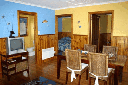 Bicheno's Gallery and Apartments - Kingaroy Accommodation