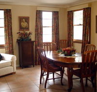 Pratically Lakeside B  B - Kingaroy Accommodation