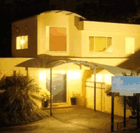 Azura Beach House BB - Kingaroy Accommodation