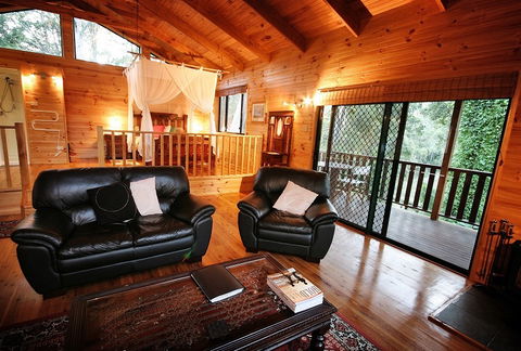 Ravensbourne Forest Chalets - Kingaroy Accommodation 3