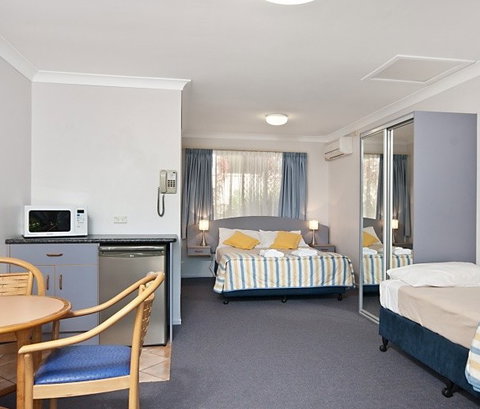 Dolphins Motel - Kingaroy Accommodation 4