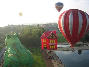 Balloon Safari - Kingaroy Accommodation 2