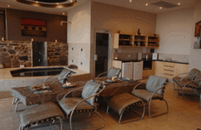 Breathtaker On High Spa Retreat - Kingaroy Accommodation 1