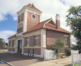 Merredin Town Hall - Kingaroy Accommodation 0