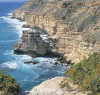 Island Rock and Natural Bridge - Kingaroy Accommodation
