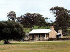 Fernfield Wines - Kingaroy Accommodation 0