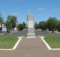 War Memorial and Heroes Avenue - Kingaroy Accommodation