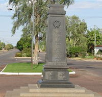 Winton War Memorial - Kingaroy Accommodation