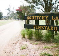 Squitchy Lane Vineyard - Kingaroy Accommodation