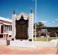 Gayndah War Memorial - Kingaroy Accommodation