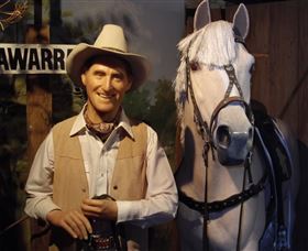 Big Golden Guitar Tourist Centre - Kingaroy Accommodation 0