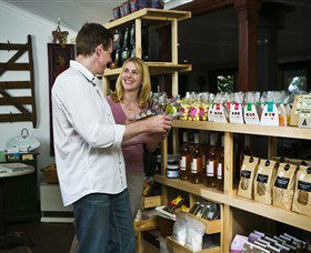 Poachers Pantry And Wily Trout Vineyard - Kingaroy Accommodation 4