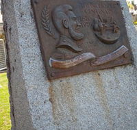 Thunderbolt's Statue and Constable Walker Memorial - Kingaroy Accommodation
