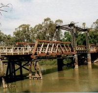 Swan Hill - Murray River Road Bridge - Kingaroy Accommodation