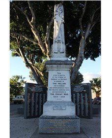 Emerald War Memorial - Kingaroy Accommodation 1