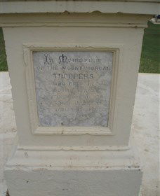 The Coronation Lamp Memorial - Kingaroy Accommodation 2