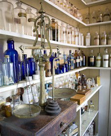 Dow's Pharmacy - Kingaroy Accommodation 0