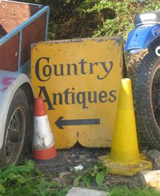 Dirty Janes Emporium - Kingaroy Accommodation 2