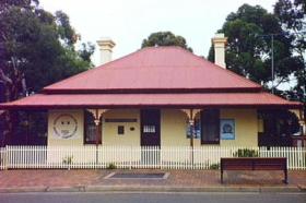 Dredges Cottage - Kingaroy Accommodation 0
