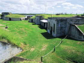 Fort Lytton - Kingaroy Accommodation 0