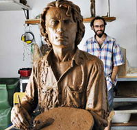 Damien Lucas Sculpture and Design - Kingaroy Accommodation