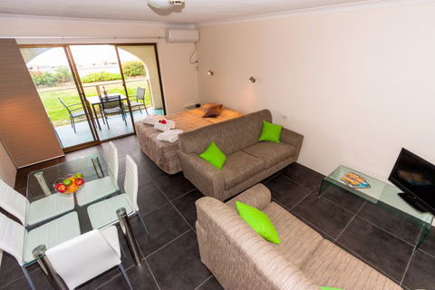 Edgewater Gardens - Kingaroy Accommodation 0