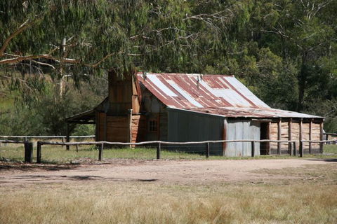 Australis 4WD Adventures - Kingaroy Accommodation 2