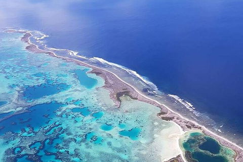 Abrolhos Islands Fixed-Wing Scenic Flight - Kingaroy Accommodation 4