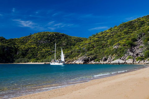Full-Day Adventure Sailing Experience: Circumnavigate Magnetic Island - Kingaroy Accommodation 0