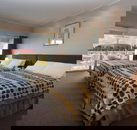 3-Day Uluru-Kata Tjuta and Kings Canyon 4WD Small-Group Eco-Tour from Alice Springs - Kingaroy Accommodation