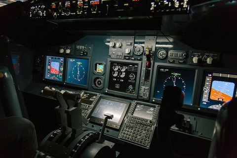 Airliner-737 - 60 MINS - Flight Simulator Experience - Kingaroy Accommodation 1