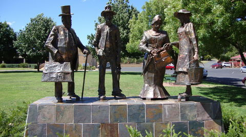 Dad, Dave, Mum And Mabel - Kingaroy Accommodation 2