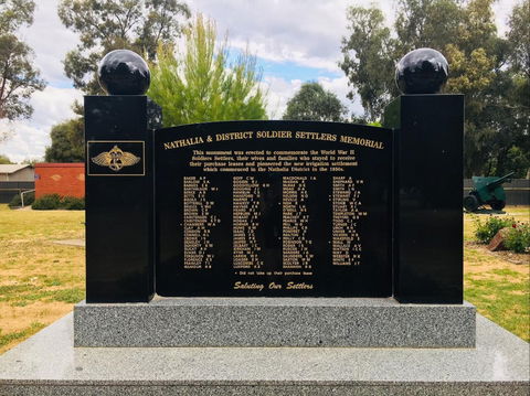 Nathalia  Memorial Gardens - Kingaroy Accommodation 1