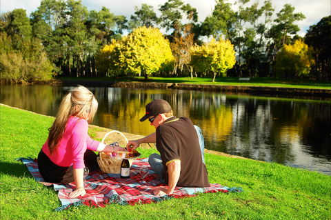 Bells Parade Reserve - Kingaroy Accommodation 2