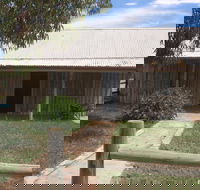 Early Settlers Cottage Solly's Hut - Kingaroy Accommodation