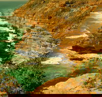 Island Rock and Natural Bridge - Kingaroy Accommodation