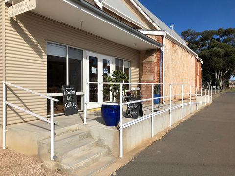 Anglican Community Cafe, Limestone Art Gallery & Cornish Garden - Kingaroy Accommodation 1