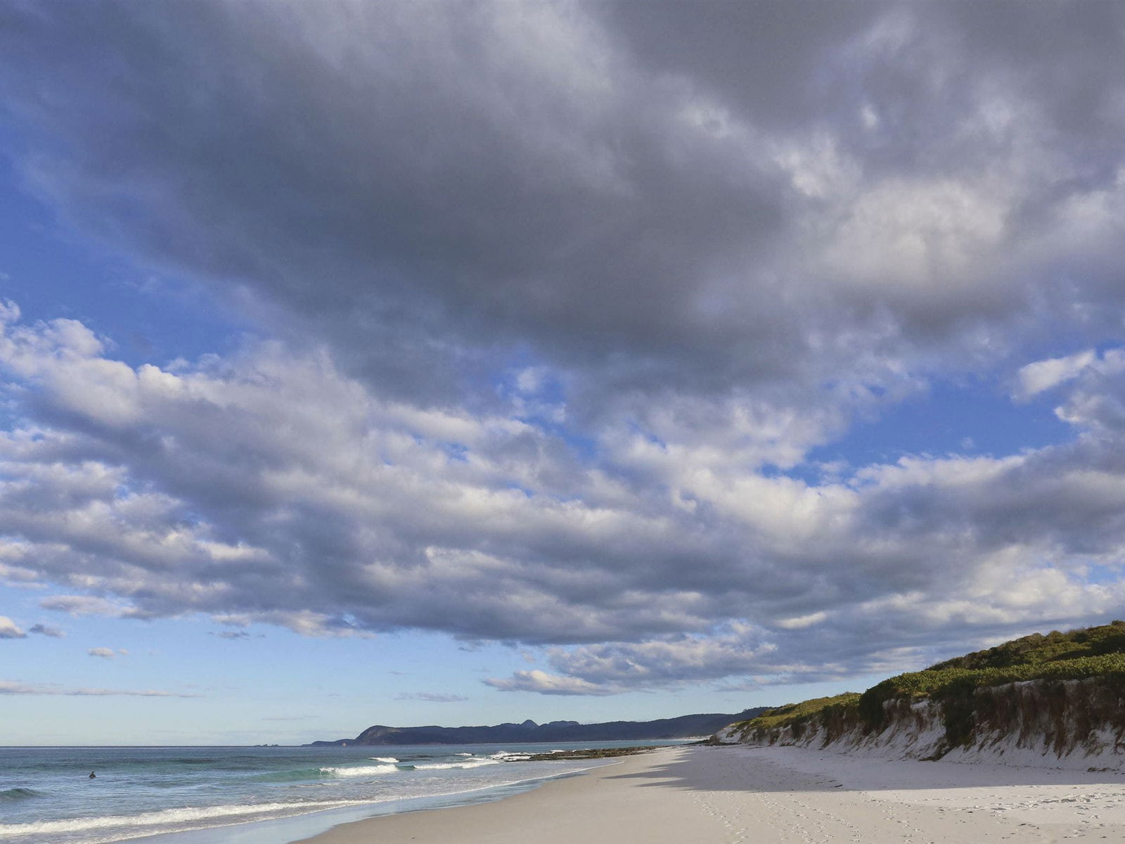 Friendly Beaches TAS Kingaroy Accommodation