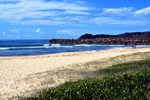 Grants Beach - Kingaroy Accommodation 0
