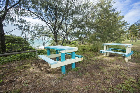 Salonika Beach - Kingaroy Accommodation 2