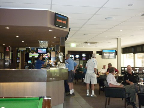 Queanbeyan Golf Club - Kingaroy Accommodation 1