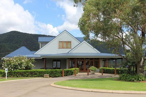 Audrey Wilkinson Vineyard: Picnic With Wine Masterclass Tasting - Kingaroy Accommodation 5