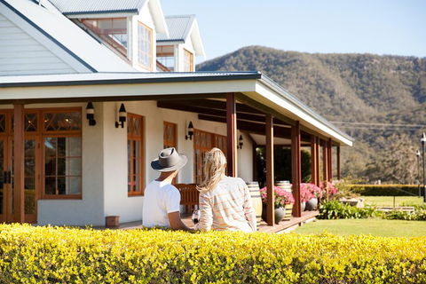 Audrey Wilkinson Vineyard: Picnic With Wine Masterclass Tasting - Kingaroy Accommodation 2