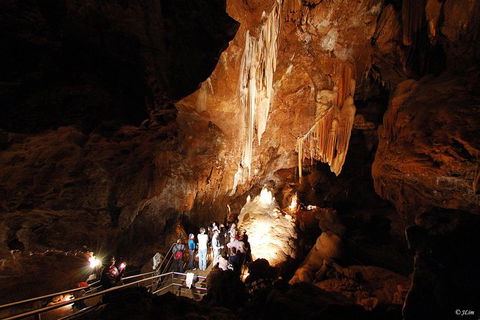 Jenolan Caves: Temple Of Baal Cave Tour - Kingaroy Accommodation 1